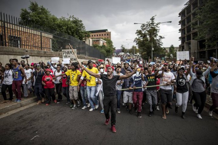 South African Students, Police Clash ..