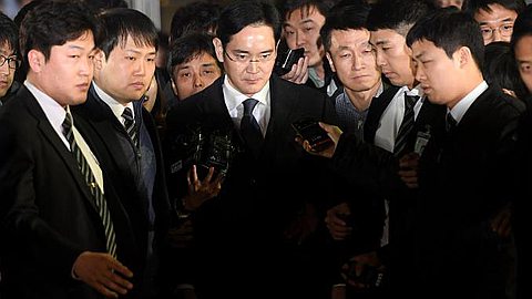 Samsung chief Lee arrested as South Korean corruption probe deepens