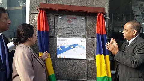 Mauvaise Connexion Internet: Pillay Encourage les Internautes à Porter Plainte à l’ICTA