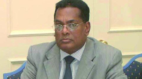 Dev Bikoo Quitte la FIU: «Je Suis Etonné par Mon Renvoi»