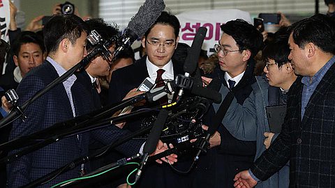 Samsung Heir Faces Arrest In Presidential Corruption Scandal
