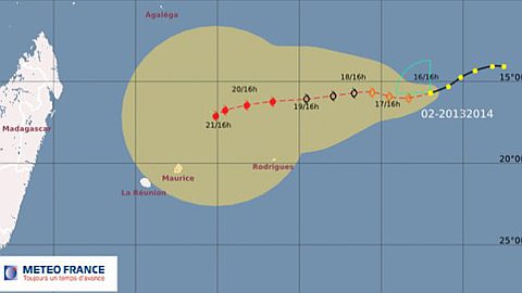 Weather: Moderate Tropical Storm Amara Intensifies 