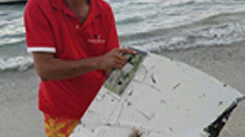 Flight MH370 Update: Suspected Plane Interior Debris Found In Mauritius, Australia To Examine ‘Item Of Interest’