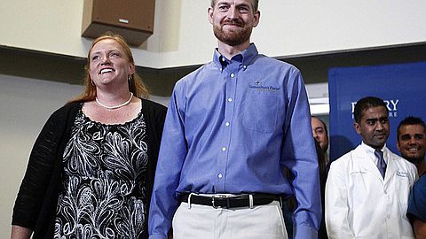 How Some People Are Surviving the Deadliest Ebola Outbreak in History