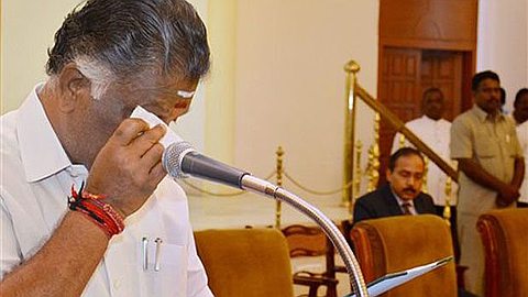 Tamil Nadu’s New Chief Minister Breaks Down While Taking Oath