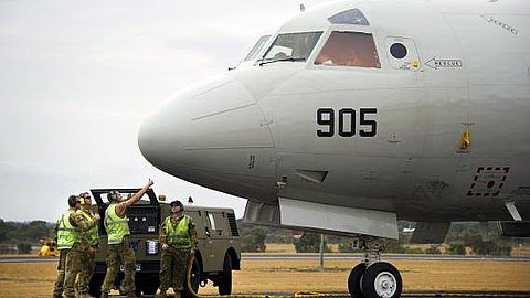 Weather Frustrates Hunt for Missing Malaysian Jetliner