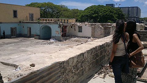 Port Louis: When Heritage Crashes for Peddlers’ Benefit