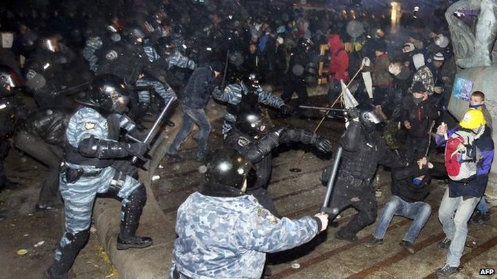Ukraine Police Disperse EU-Deal Protesters