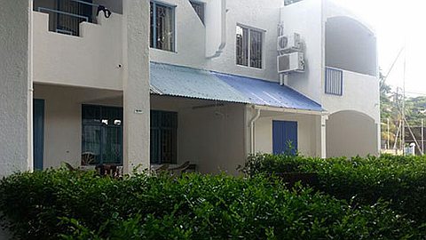 Biscuits de Hanoomanjee: l'adresse sur l'emballage est-elle fausse?