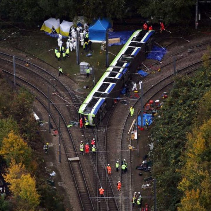 Croydon tram crash: First victim named ...