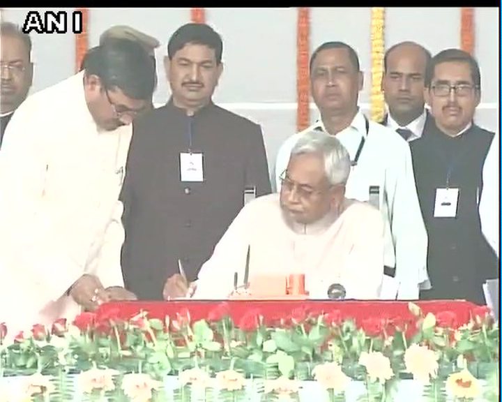 Nitish Kumar Sworn-in as Bihar CM..