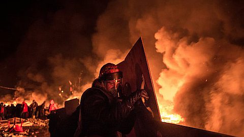 Ukraine Leader Strains for Grip as Chaos Spreads