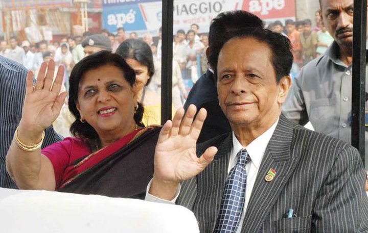 Archive Photo: Sir Anerood Jugnauth with his wife