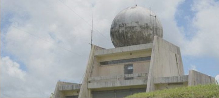 L’ancien radar de type doppler qui se trouve à Trou-aux-Cerfs est  tombé en panne depuis 2002. 