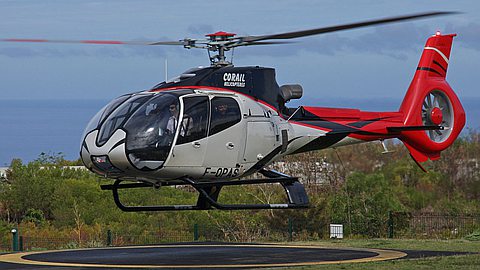 Corail Hélicoptères dans le ciel mauricien