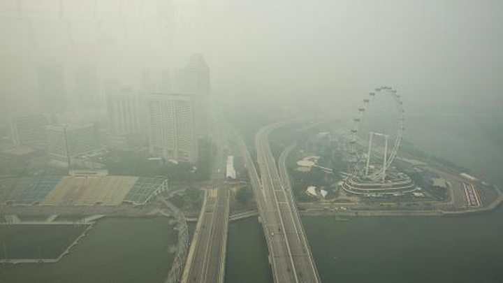 Smoky Smog Brings Singapore Daily Life to a Halt