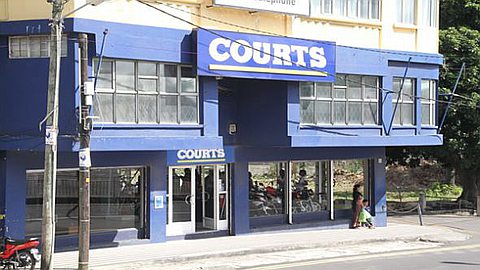 Courts : les Licenciements Toujours «On», le Gouvernement Paiera la Compensation