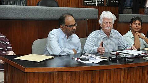 Elections: le MMM Plébiscite Paul Bérenger