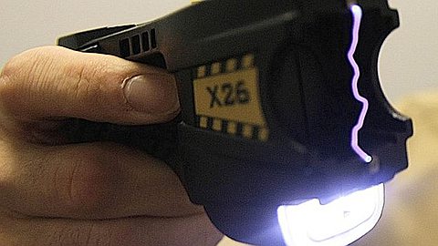 Armes Illégales: des «Tasers» en Vente Libre Saisis à la Gare Victoria