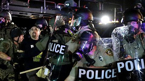 National Guard Arrives In Ferguson, But Clashes Continue