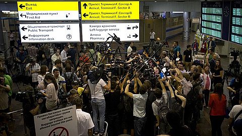 Picture of the Day: Snowden Ask Russia for Temporary Asylum