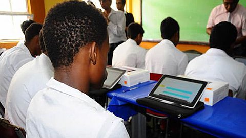 Education: Rs 134 M Dépensées en 2014 pour la Distribution de Tablettes