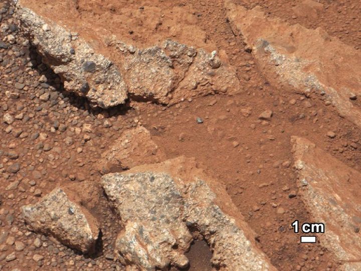 Mars Has Flowing Liquid Water, NASA Confirms