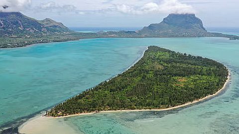 Dismantling of 171 illegal structures on Bénitiers Island by February 25