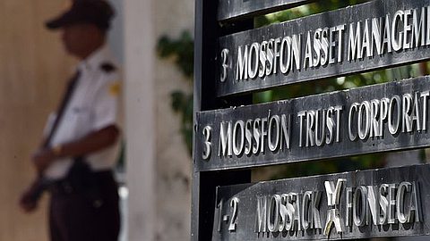 David Cameron's Father Sought Legal Advice On Best Tax Havens