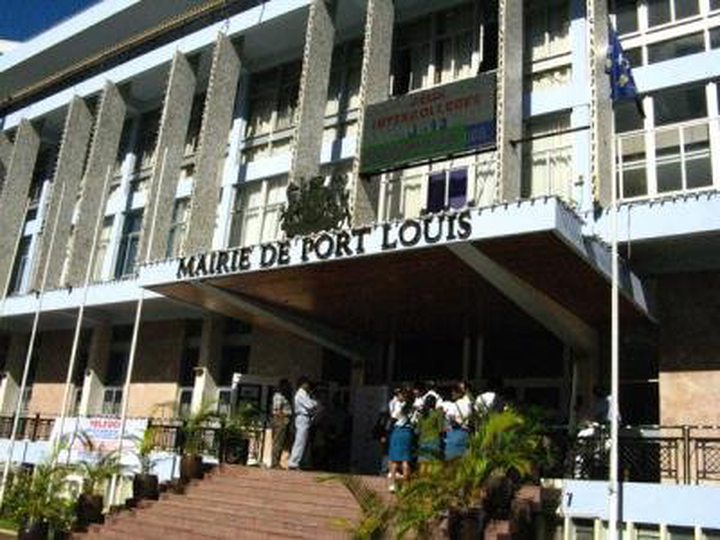 Port-Louis: la Mairie Veut Rendre Obligatoire ...