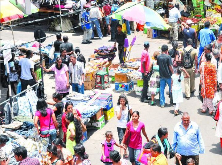 Port Louis: Importers "Penalized"...