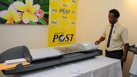 Poste: les Entreprises Peuvent Désormais Affranchir Elles-Mêmes Leurs Lettres