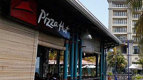 Près de Rs 100 Millions pour le Rachat de Pizza Hut