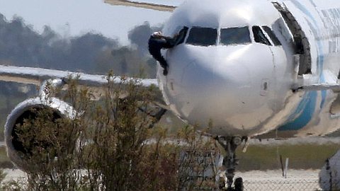EgyptAir Hijacking Suspect Arrested in Cyprus