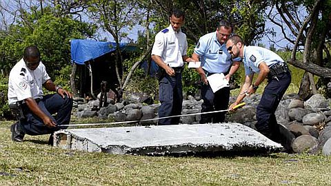 Débris d’Avion à La Réunion: «Presque Sûr que ce Flaperon Provient d’un Boeing 777»