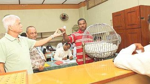 Municipality Of Port-Louis: Draw In The Absence Of Hawkers