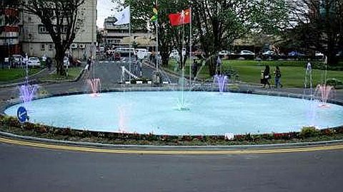 Inauguration de la Fontaine de Curepipe : L’Urgence de la Rénovation l’Hôtel de Ville sur le Tapis