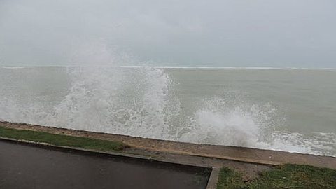 Mauvais Temps: la Météo Emet un Avis de Fortes Houles Jusqu à Lundi