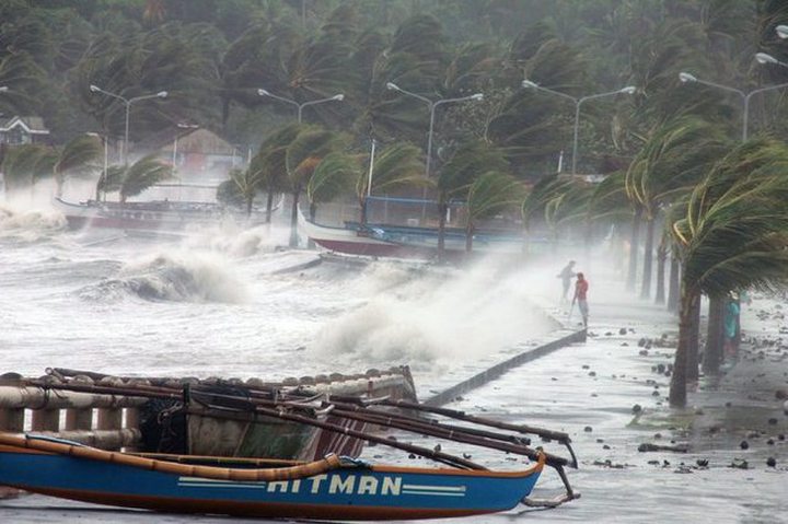 A Powerful Typhoon Speeds Across the Philippines
