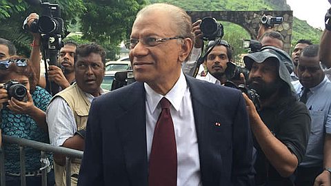 Coffres de Ramgoolam: de Rs 200 à Rs 500 Millions, les Enchères Montent!