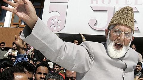 Pakistan Invites Separatists for Meeting 'to Irritate India'