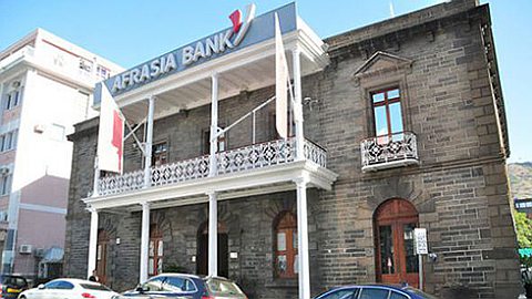 AfrAsia Bank: James Benoit et Kamben Padayachy Prennent la Porte