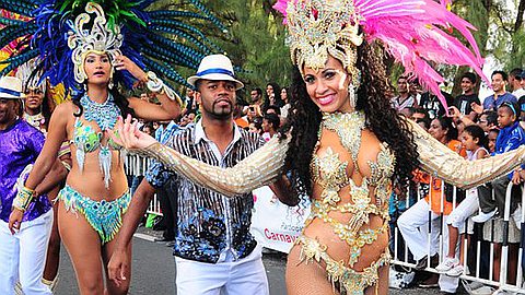 Carnaval De Flic-En-Flac : Les Danseuses Brésiliennes Ont Coûté Plus De Rs 1 Million