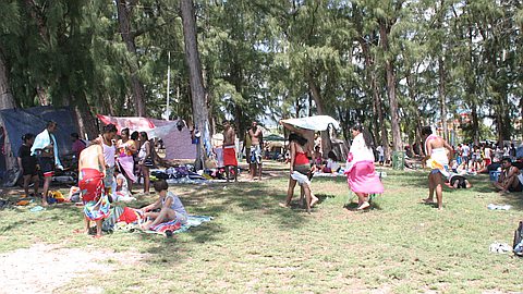 Plages publiques: la Beach Authority veut réglementer le camping