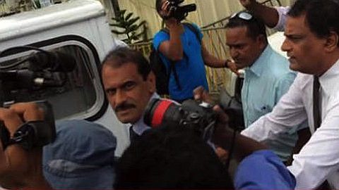 Gooljaury Aurait Reçu des Instructions de l’ex-PM en Présence des Deux DCP