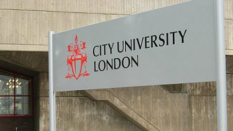 In England, a Mauritian Deported for Illegal Stay