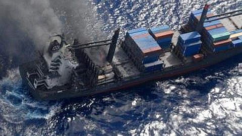 Shipwreck: Tanker Fire North-East of Mauritius