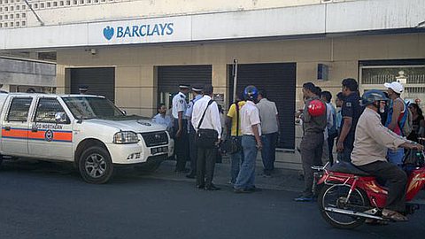 Two Motorcyclists Rob Barclays Bank on Desforges Street