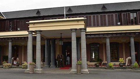 Post-élections: la valse des nominations et mutations a démarré