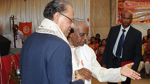 Ramgoolam Interrogé sur l’Octroi du Terrain au Pandit Sungkur